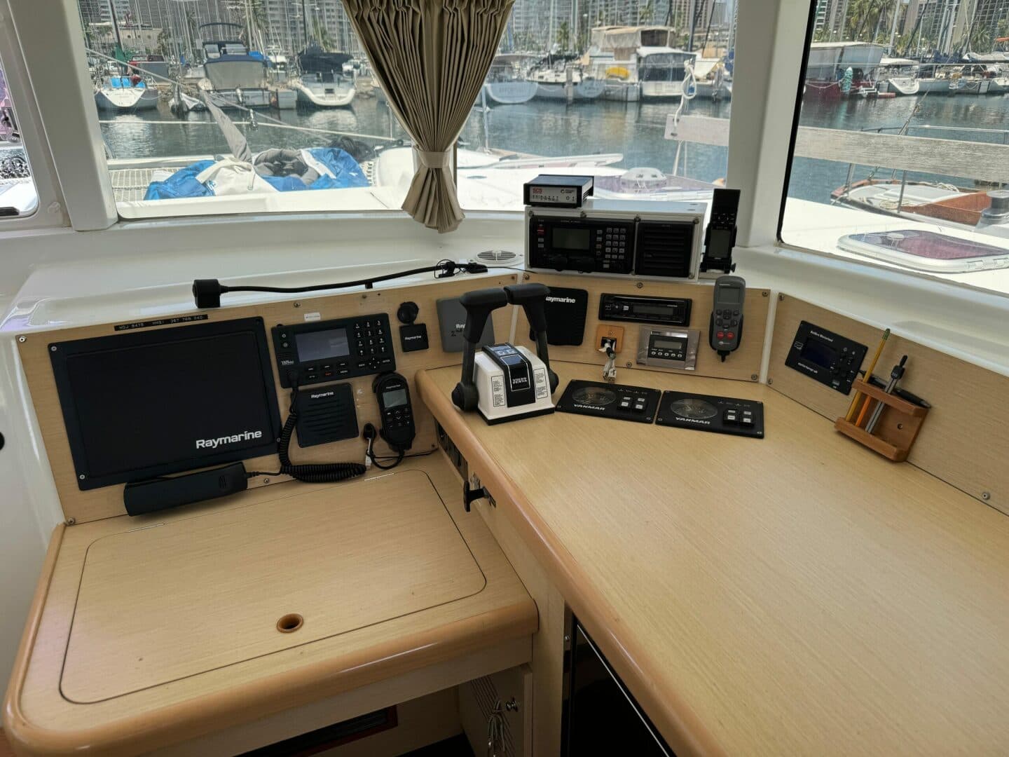 2010-lagoon-440-sail-9322643-20240529094945905-1_XLARGE.jpg