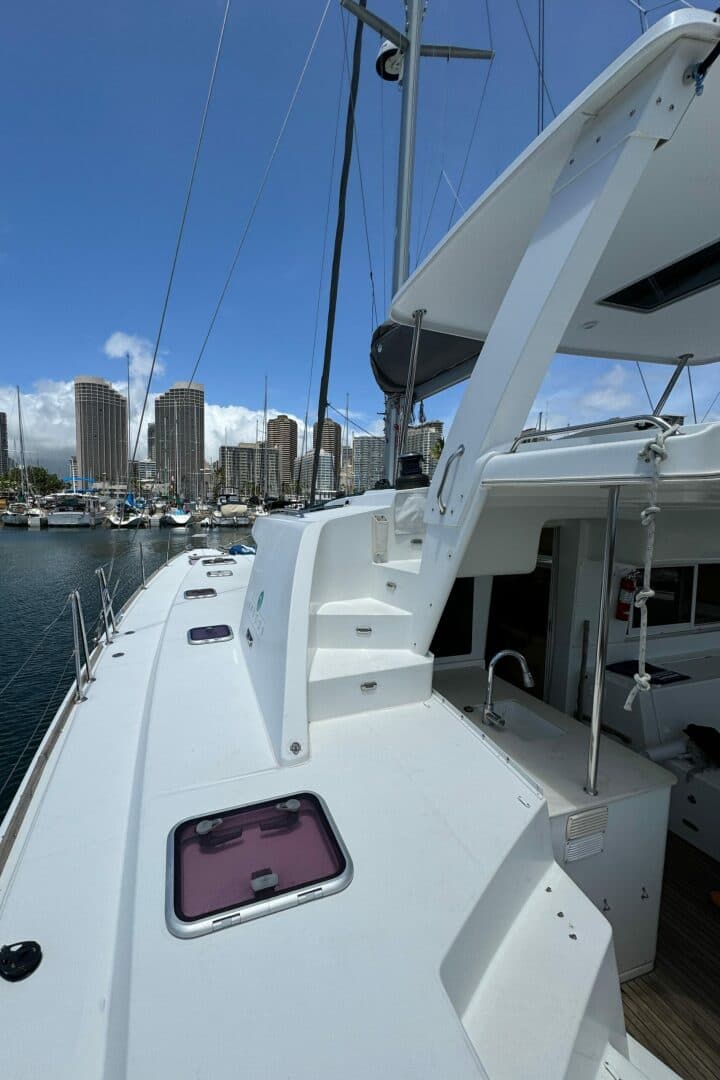 2010-lagoon-440-sail-9322643-20240529095146995-1_XLARGE.jpg