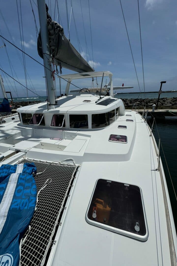 2010-lagoon-440-sail-9322643-20240529095142898-1_XLARGE.jpg