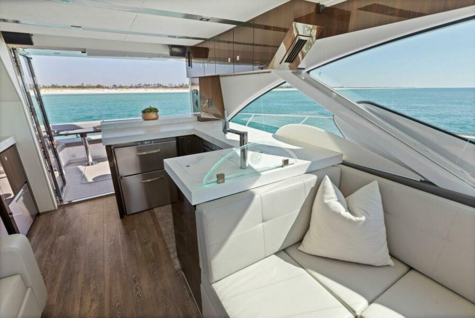 2023 Cruisers Yachts 60 Cantius Fly- Galley