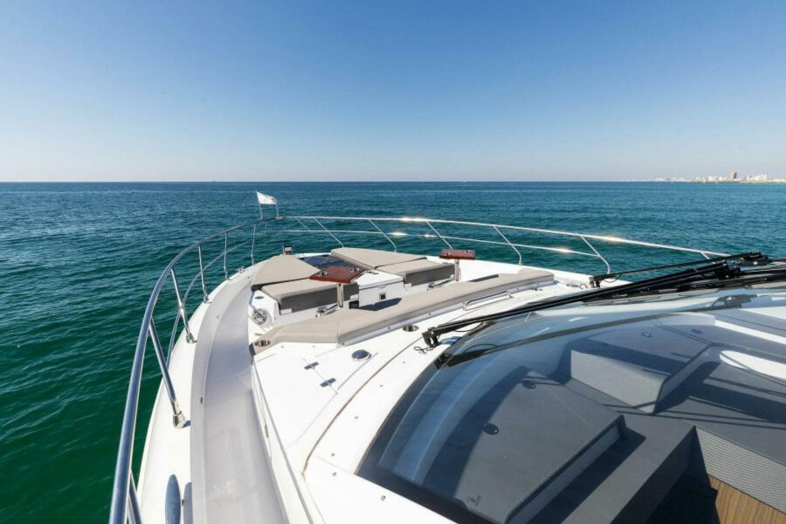 2023 Cruisers Yachts 60 Cantius Fly  Bow