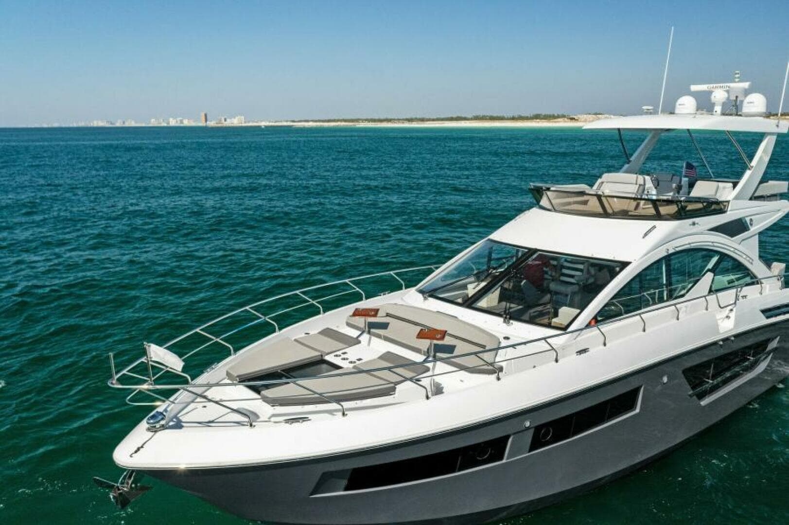2023 Cruisers Yachts 60 Cantius Fly- Port Bow