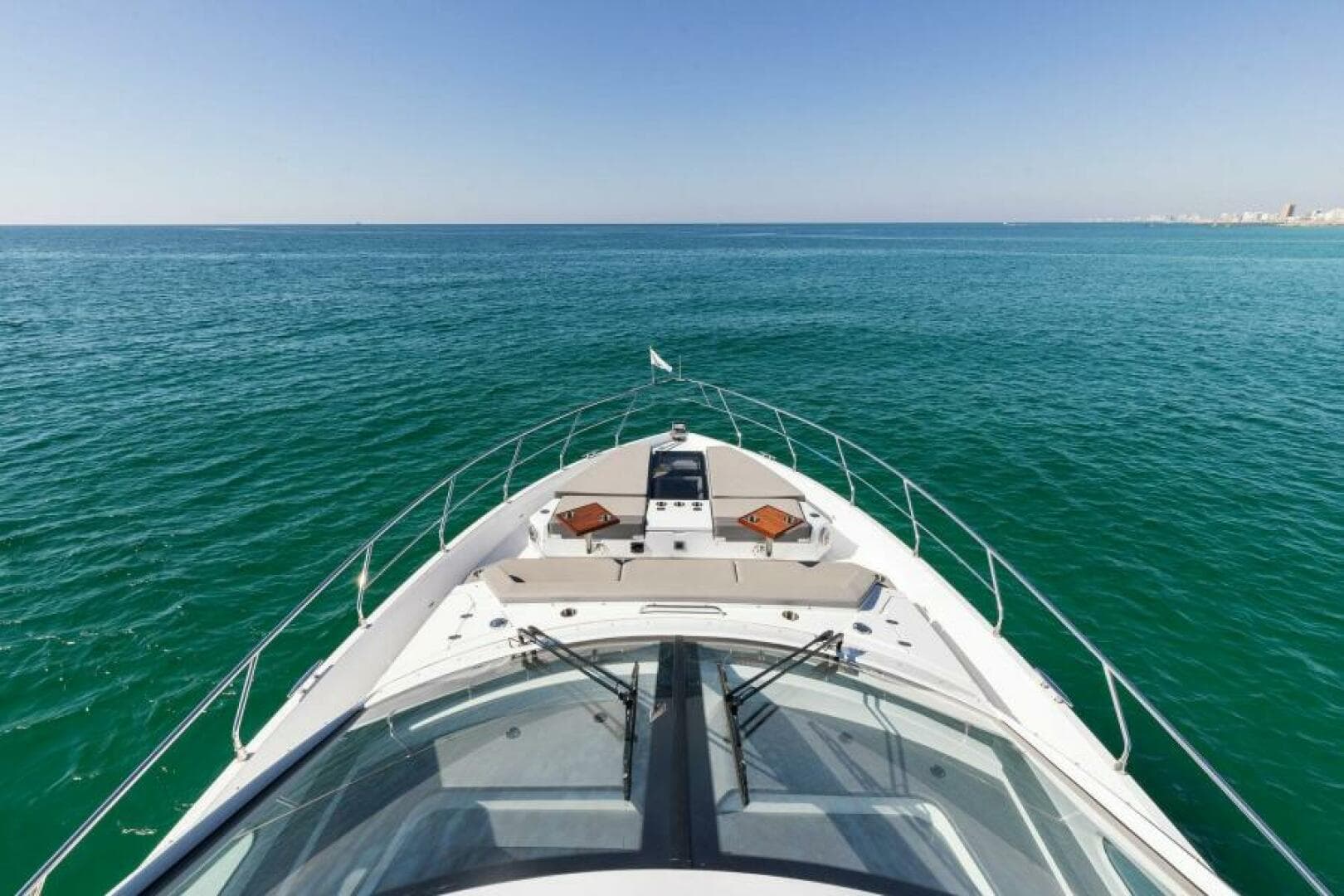 2023 Cruisers Yachts 60 Cantius Fly  Bow (3)