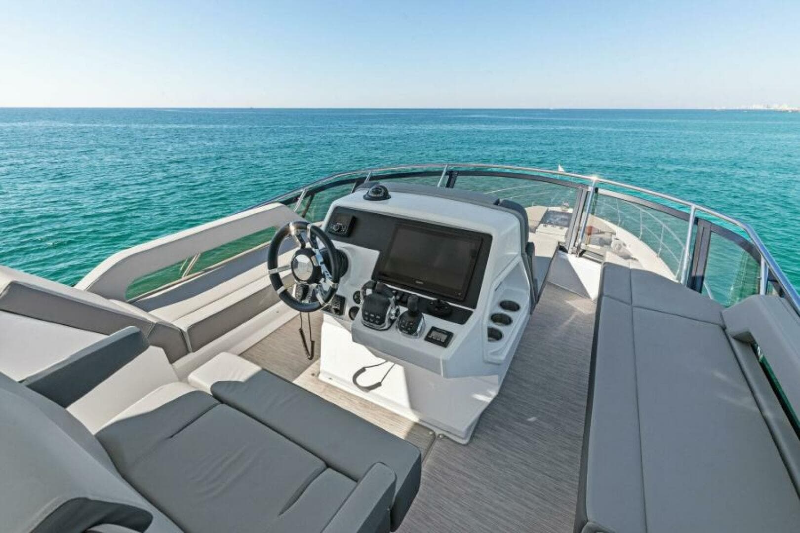 2023 Cruisers Yachts 60 Cantius Fly  Flybridge 1