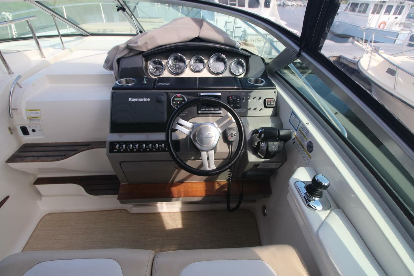 2014 Sea Ray 350 Sundancer