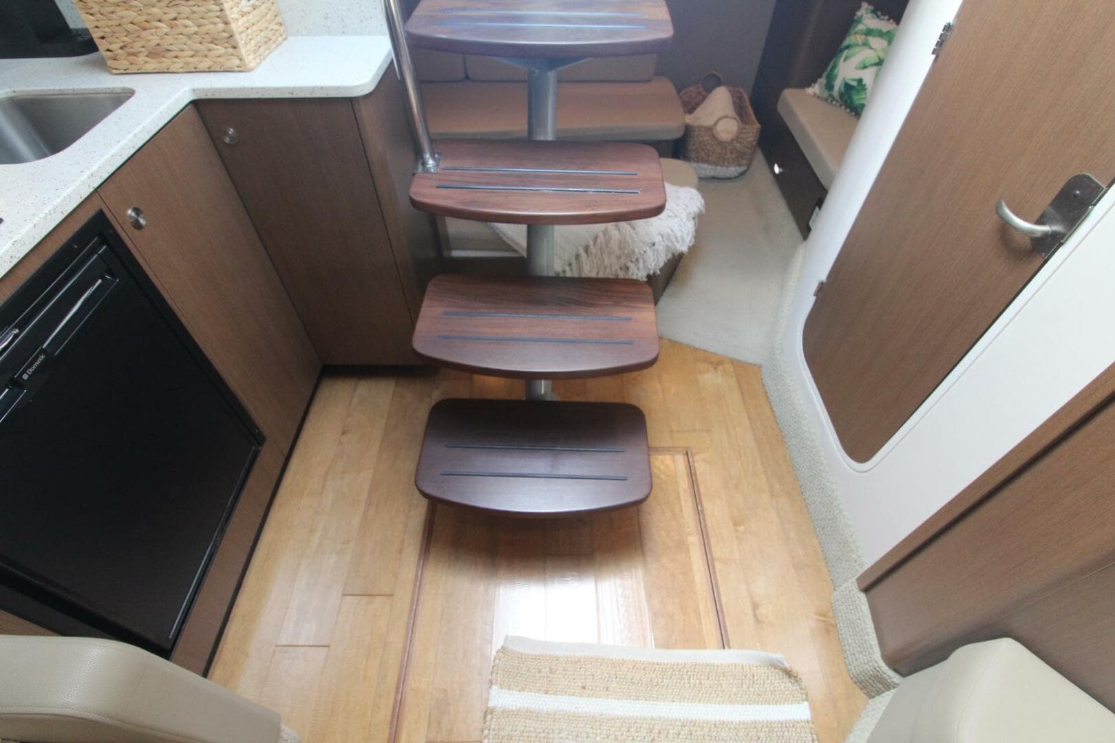 2014 Sea Ray 350 Sundancer