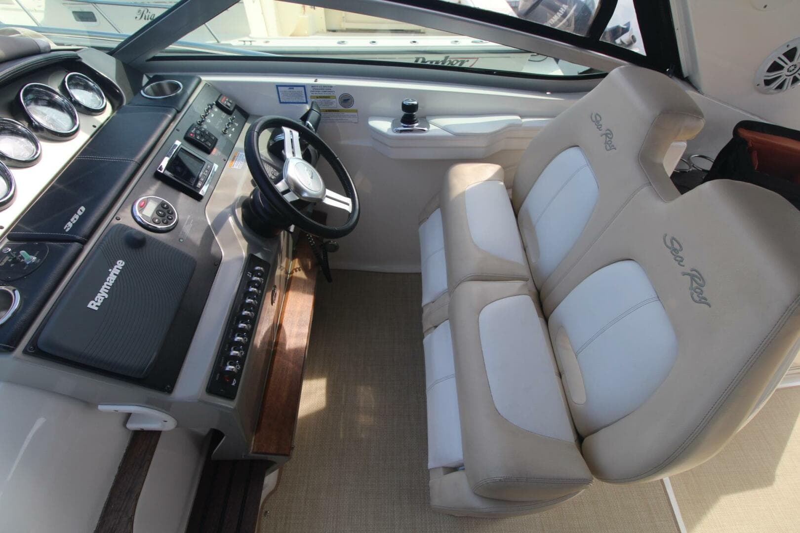 2014 Sea Ray 350 Sundancer