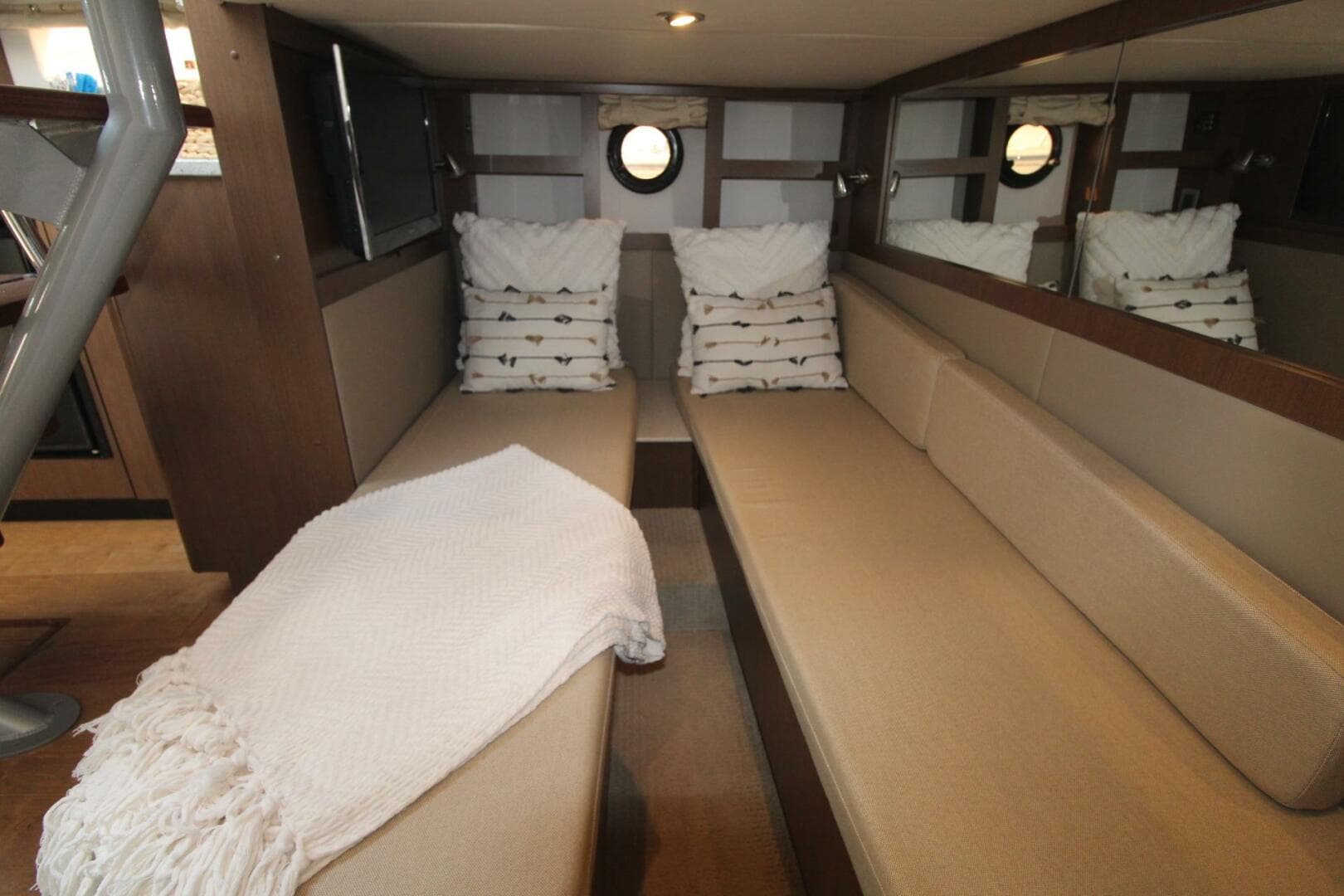 2014 Sea Ray 350 Sundancer