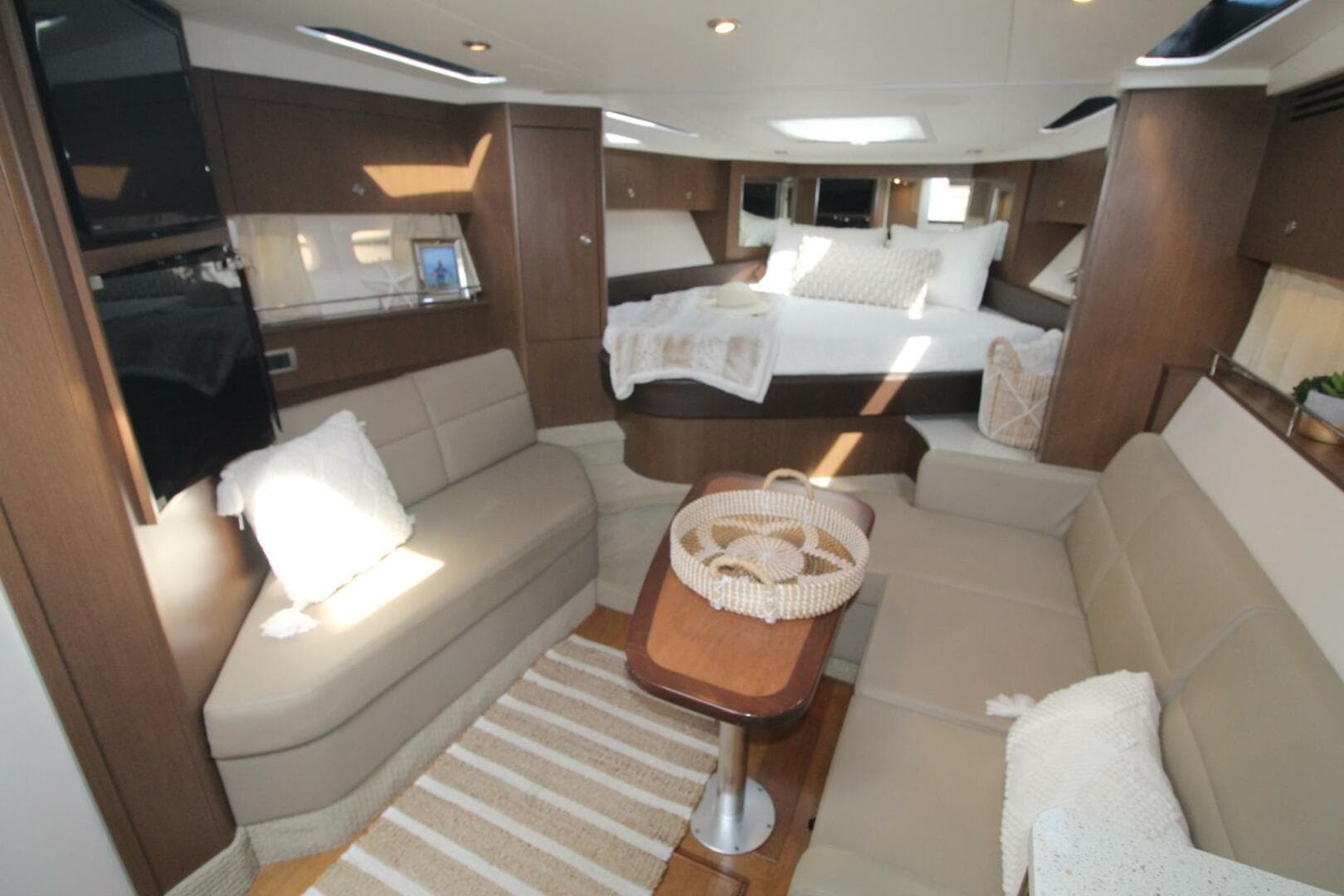 2014 Sea Ray 350 Sundancer
