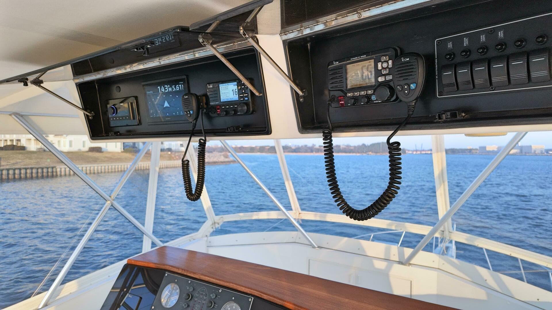 1998 Viking 47 Convertible