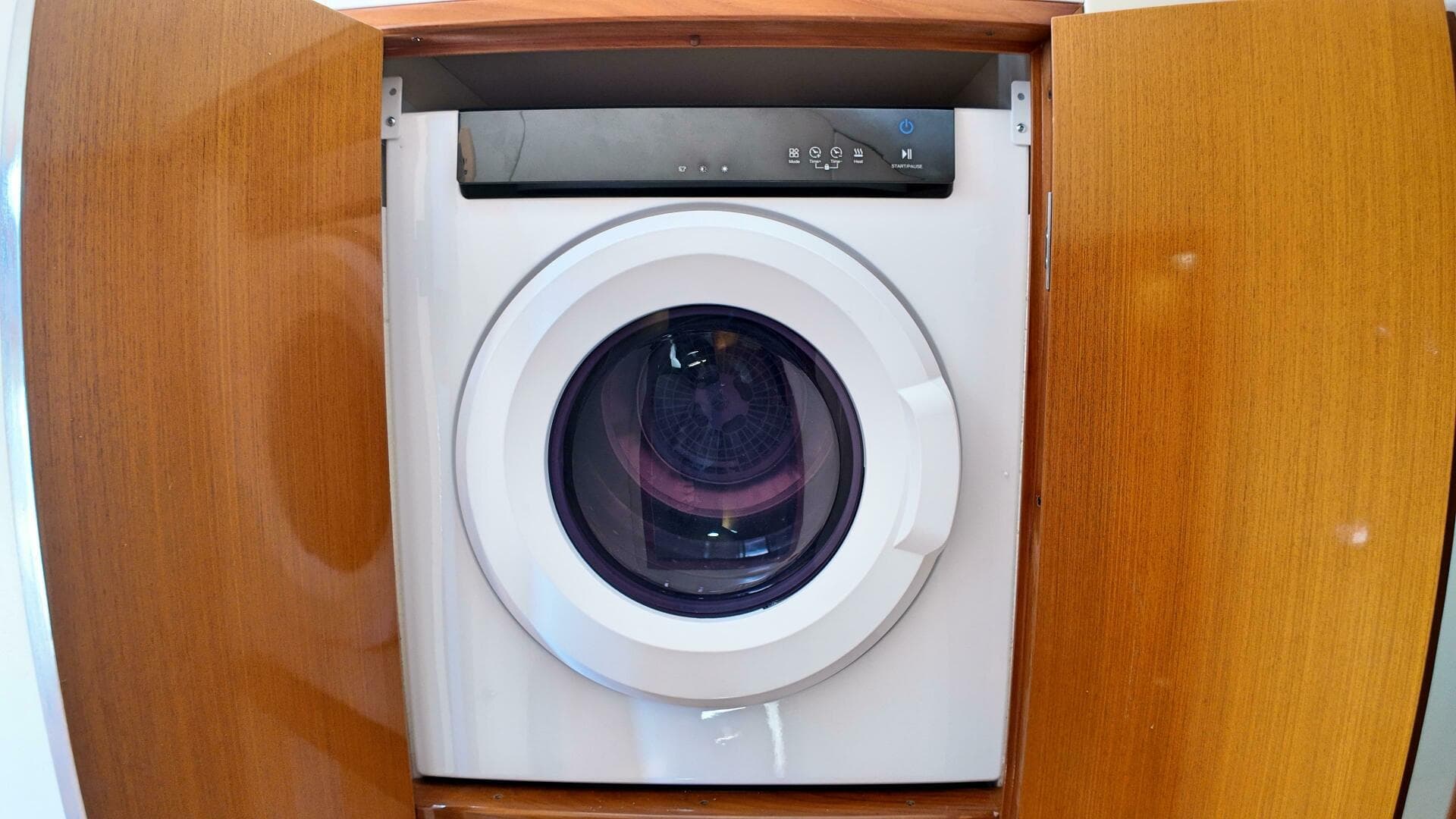 1998 Viking 47 Convertible