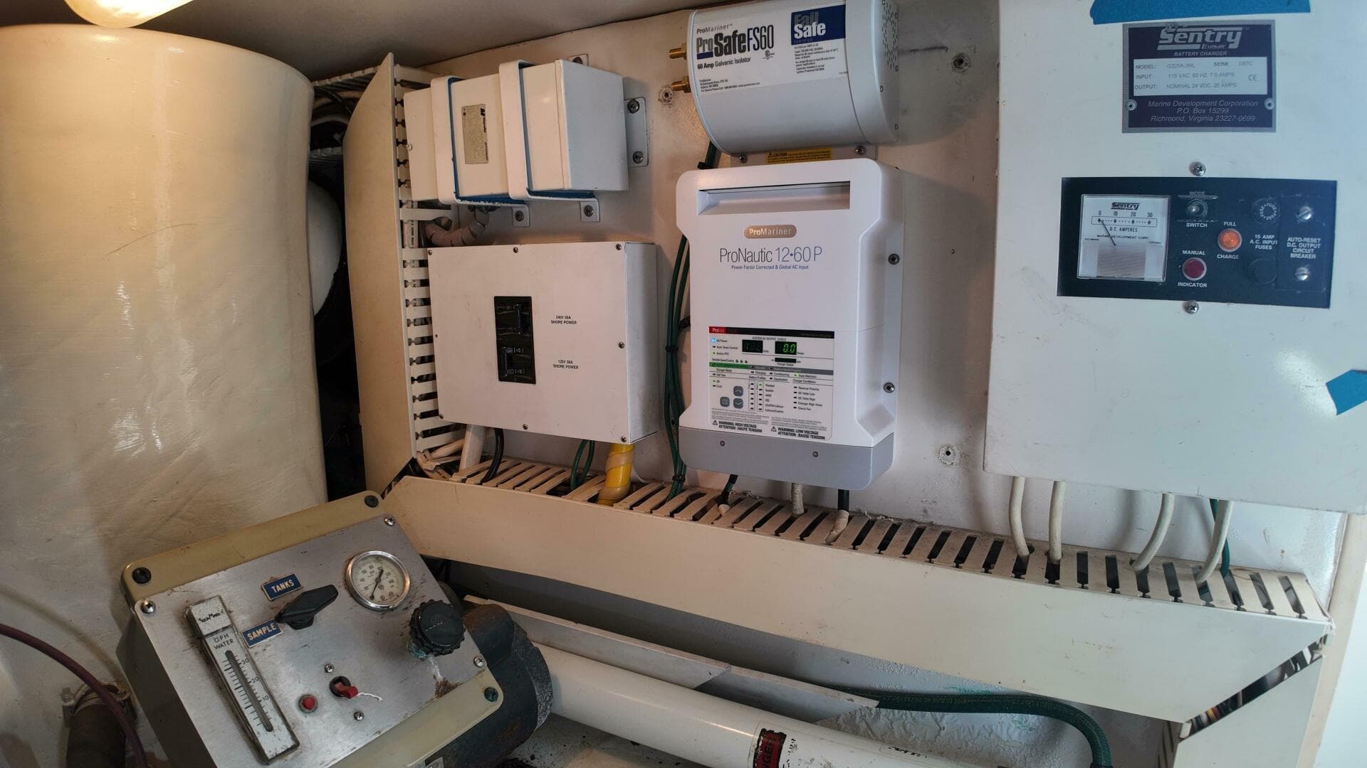 1998 Viking 47 Convertible