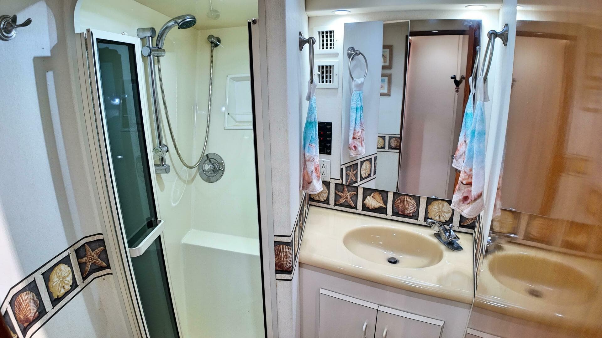 1998 Viking 47 Convertible