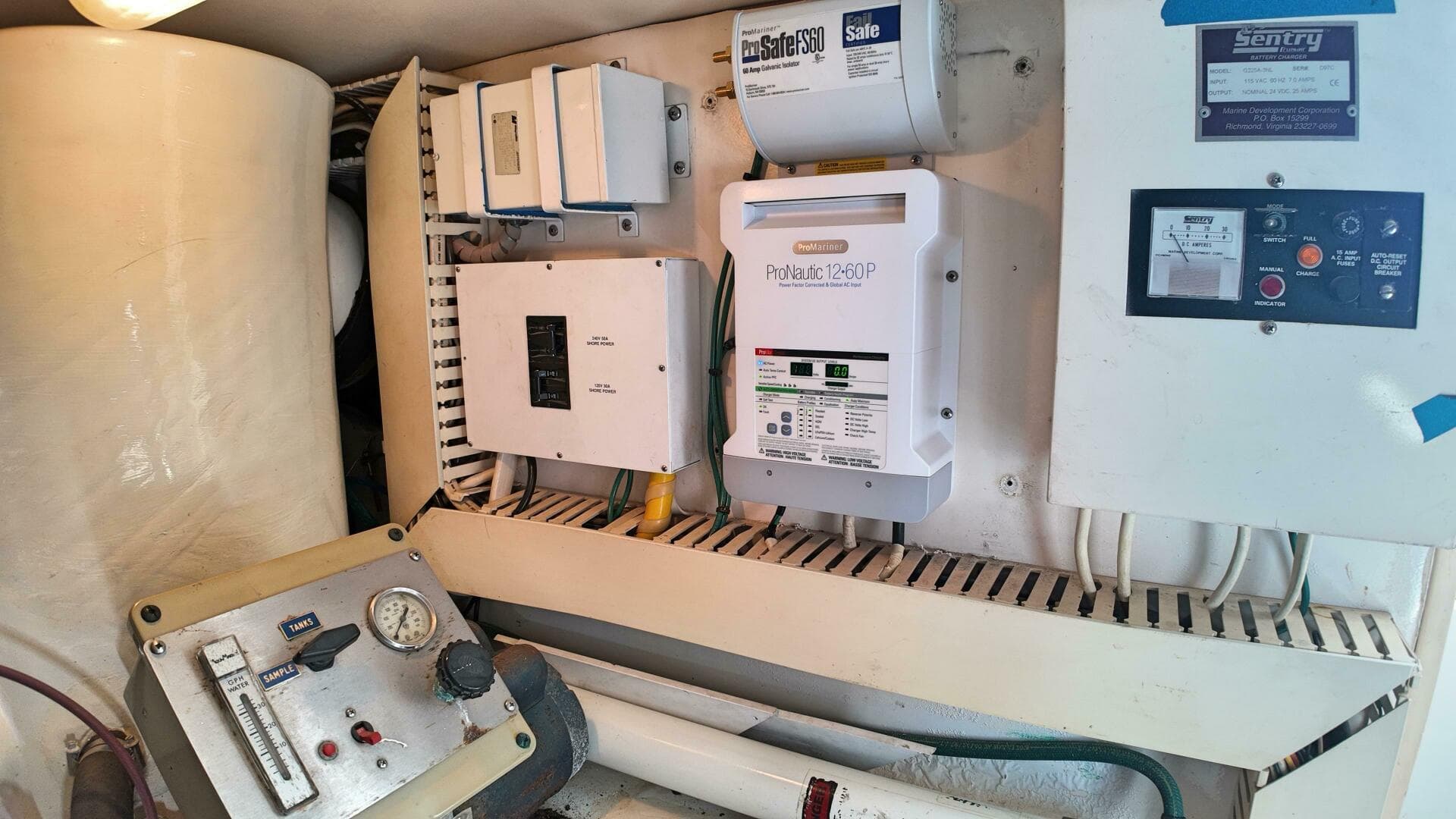 1998 Viking 47 Convertible