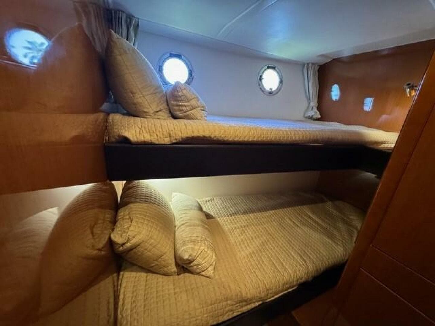 Guest Stateroom Bunks