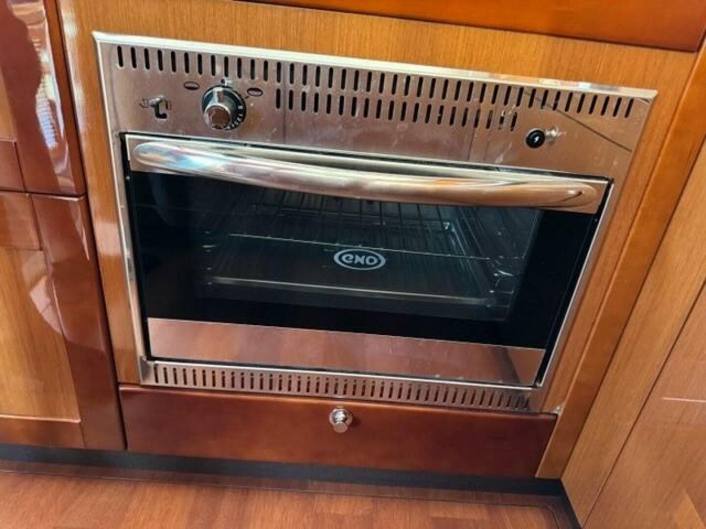 Swift Trawler 50 -Galley Oven