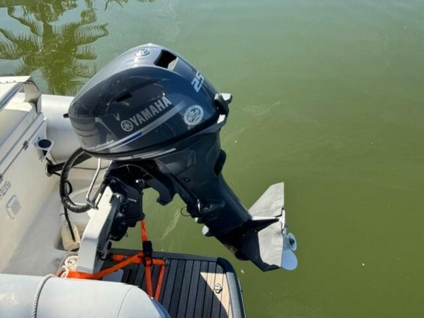 Swift Trawler 50 -Tender Engine