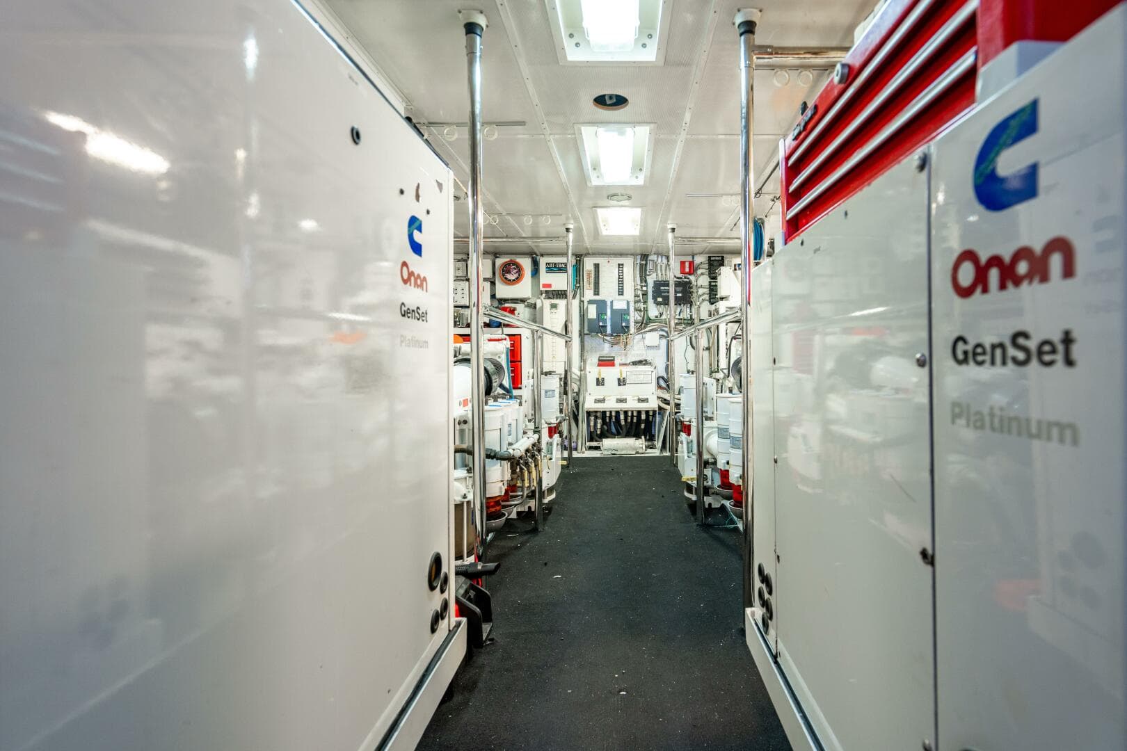 2001 Hatteras 100 Motor Yacht