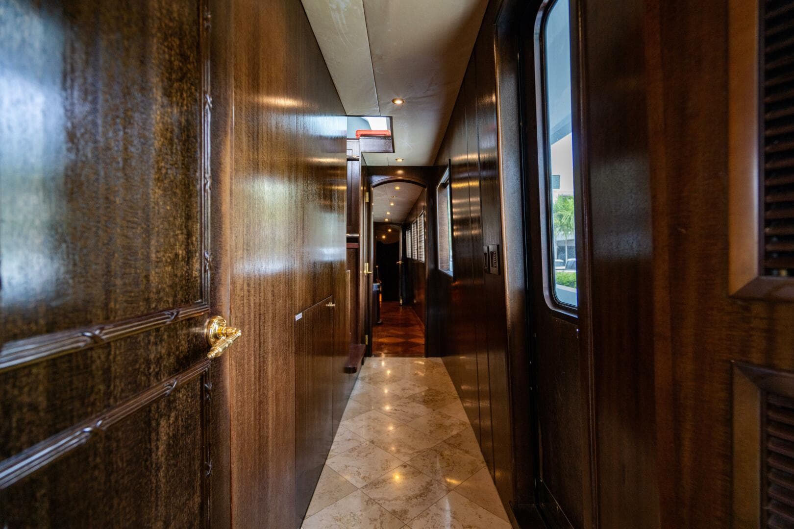 2001 Hatteras 100 Motor Yacht