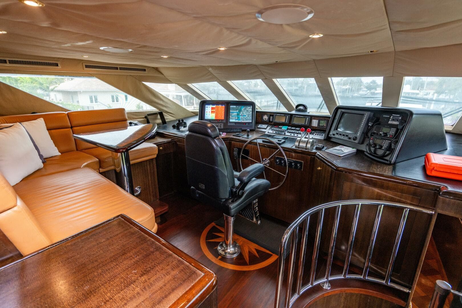 2001 Hatteras 100 Motor Yacht