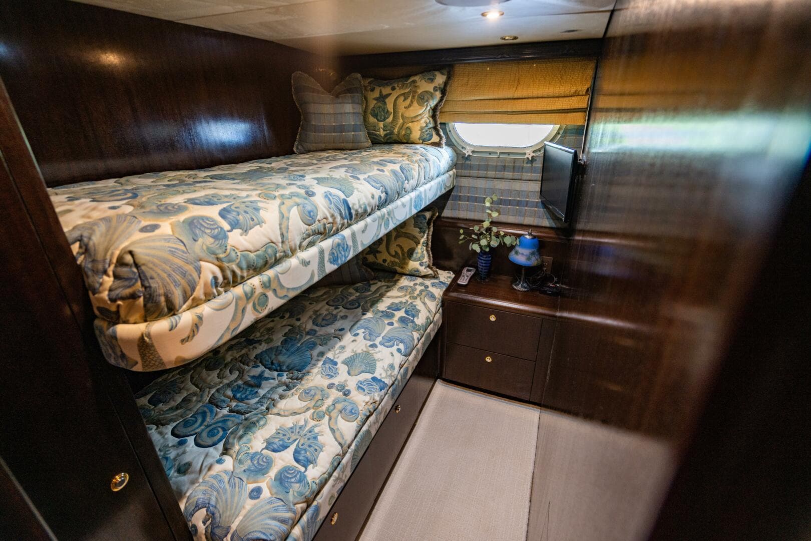 2001 Hatteras 100 Motor Yacht