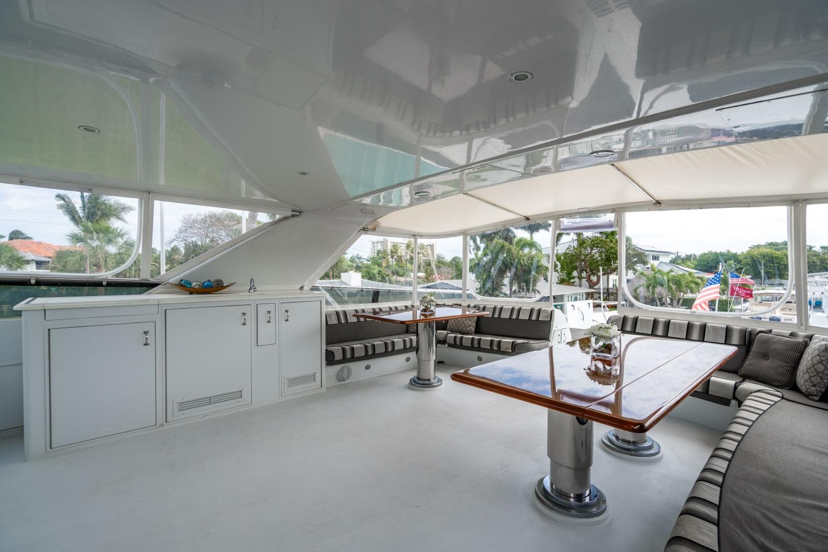 2001 Hatteras 100 Motor Yacht