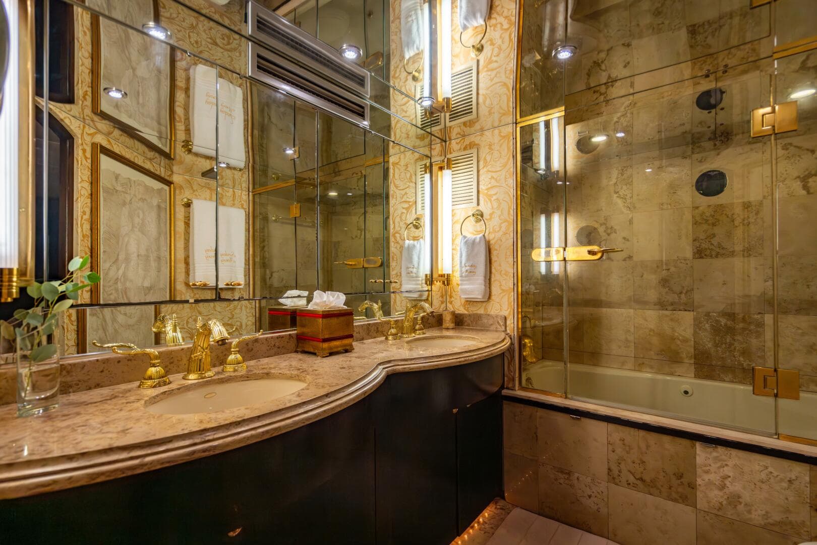 2001 Hatteras 100 Motor Yacht