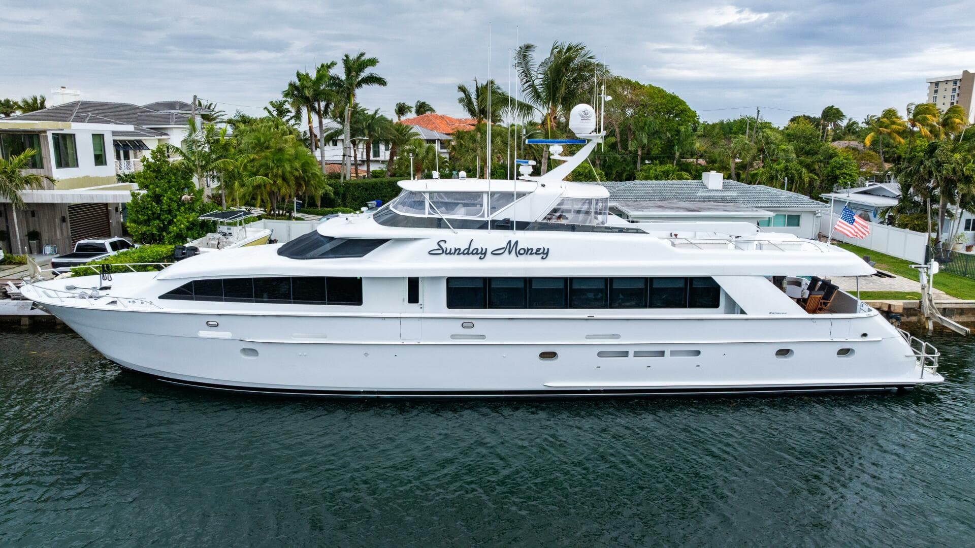 2001 Hatteras 100 Motor Yacht