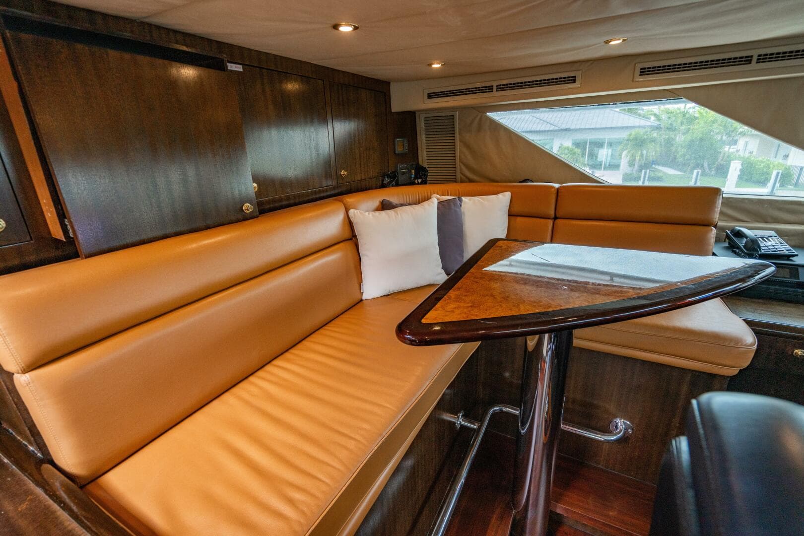 2001 Hatteras 100 Motor Yacht