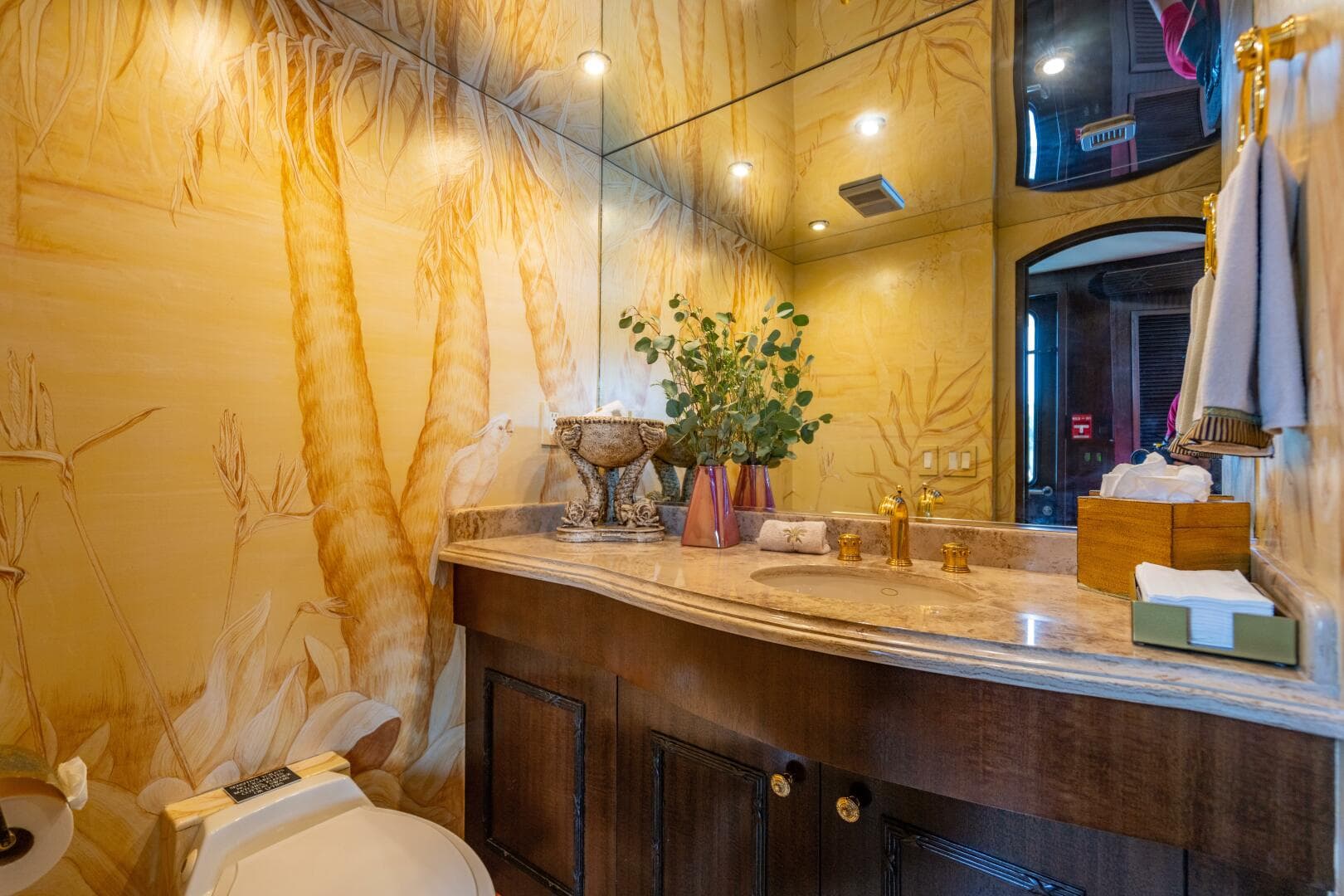 2001 Hatteras 100 Motor Yacht