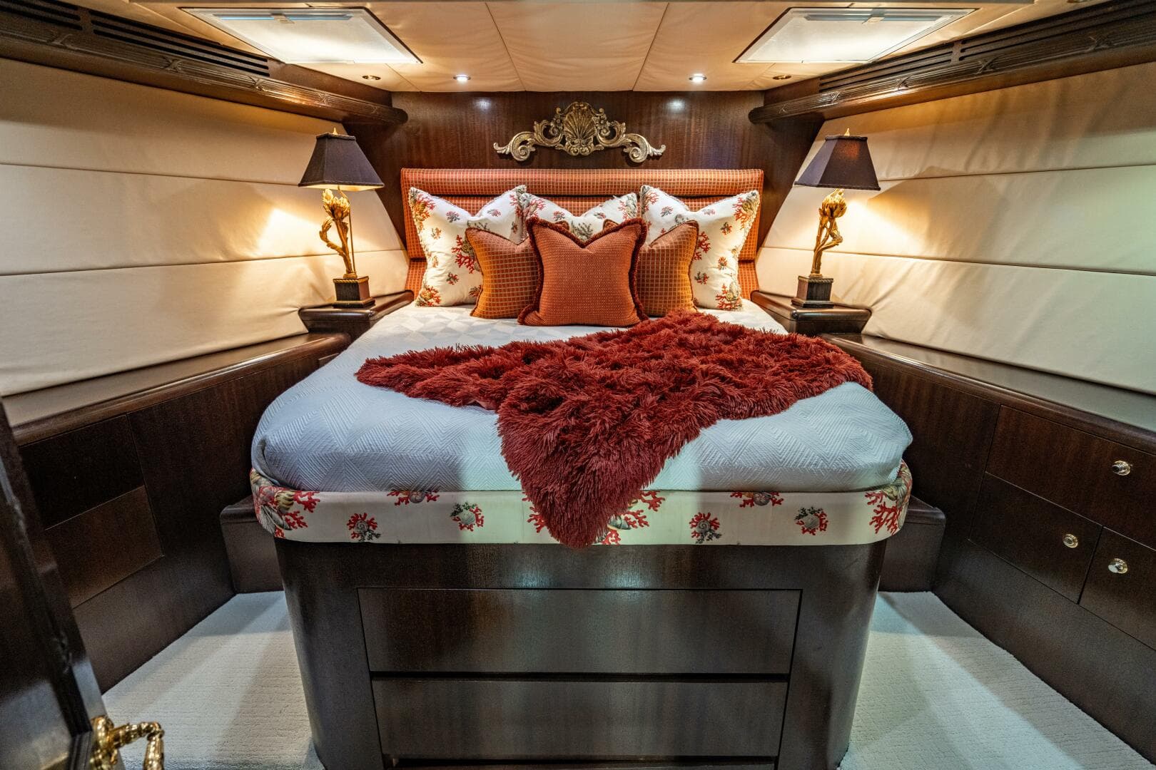 2001 Hatteras 100 Motor Yacht