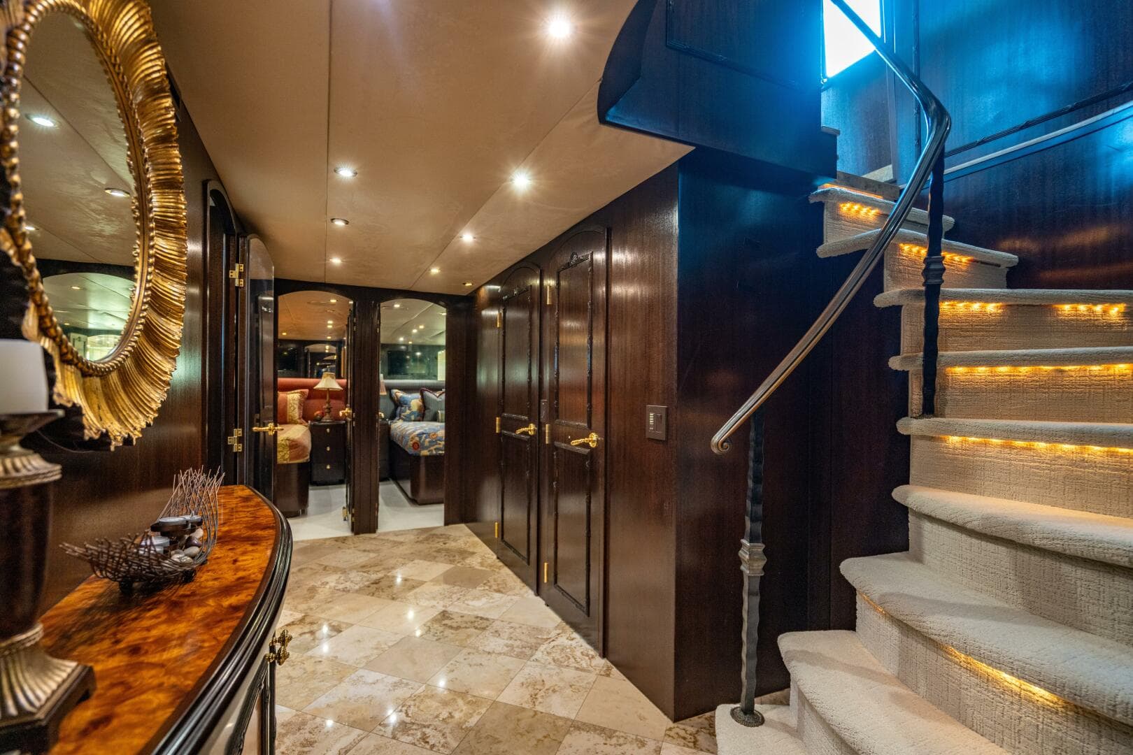 2001 Hatteras 100 Motor Yacht