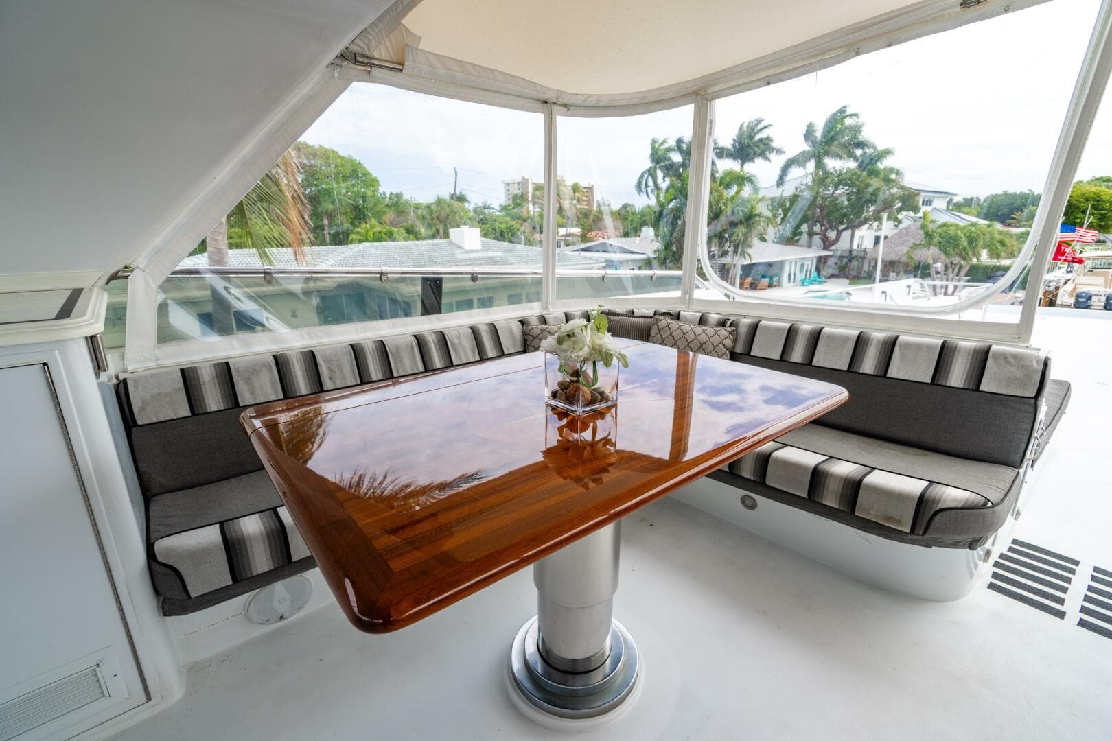 2001 Hatteras 100 Motor Yacht