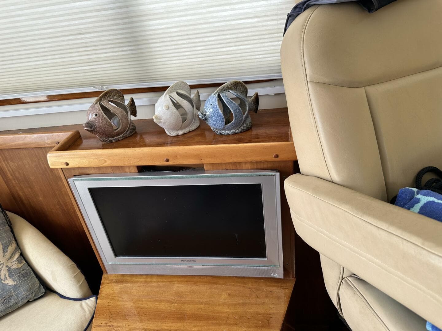 2005 Legacy 42 Express Cruiser