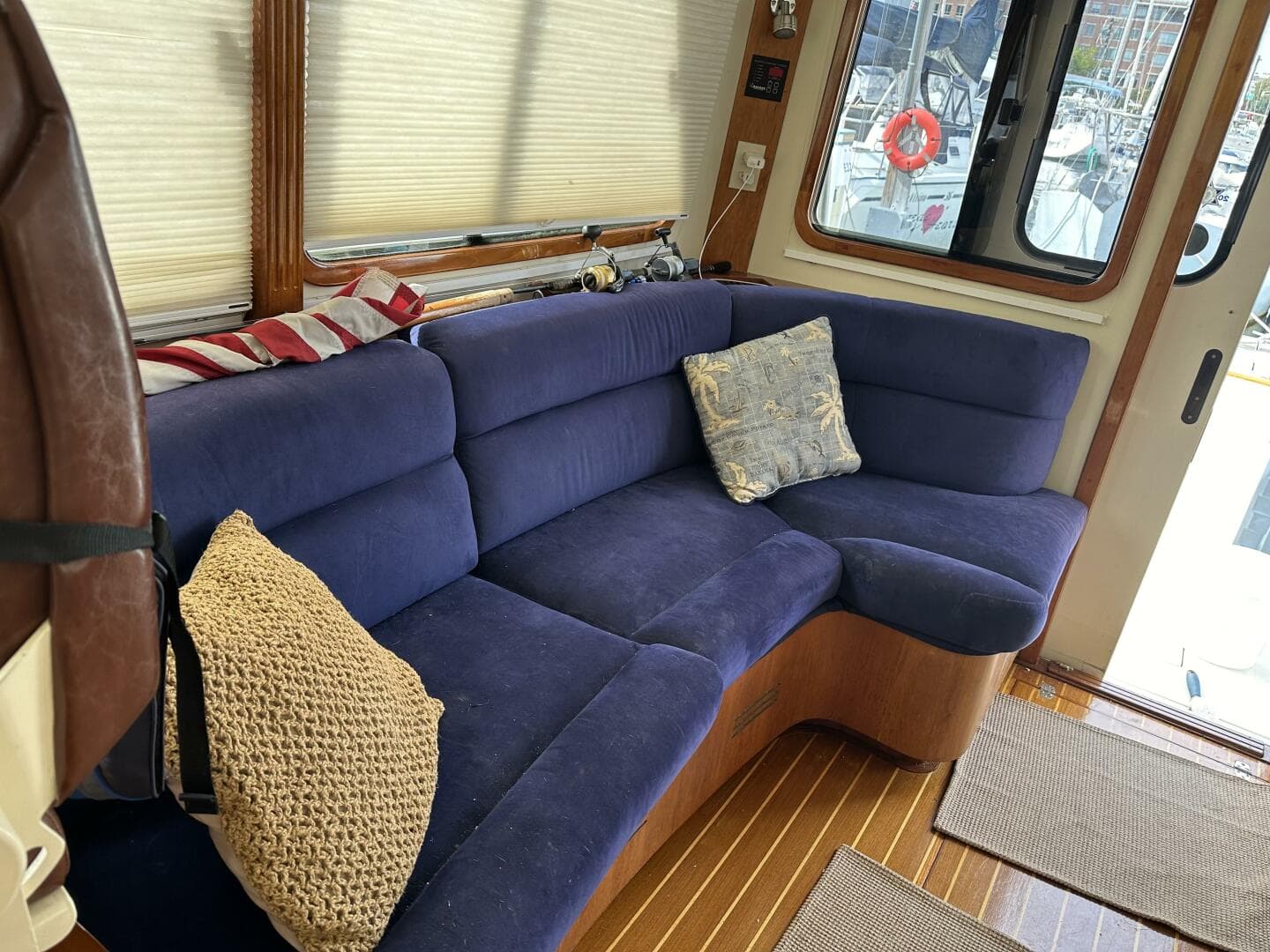 2005 Legacy 42 Express Cruiser