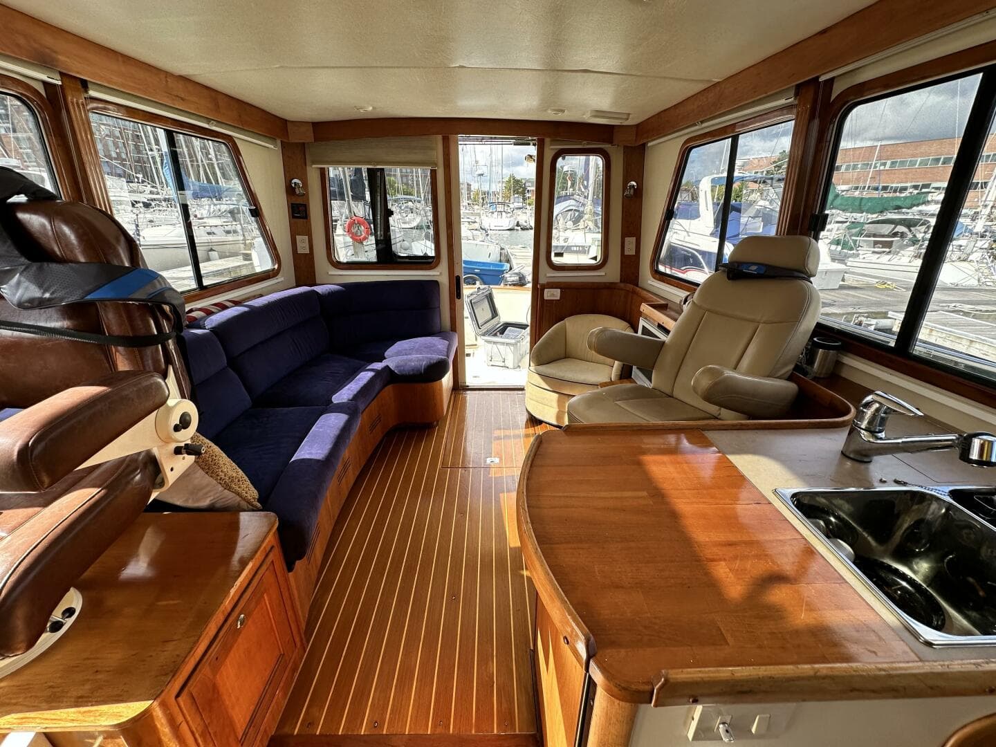 2005 Legacy 42 Express Cruiser