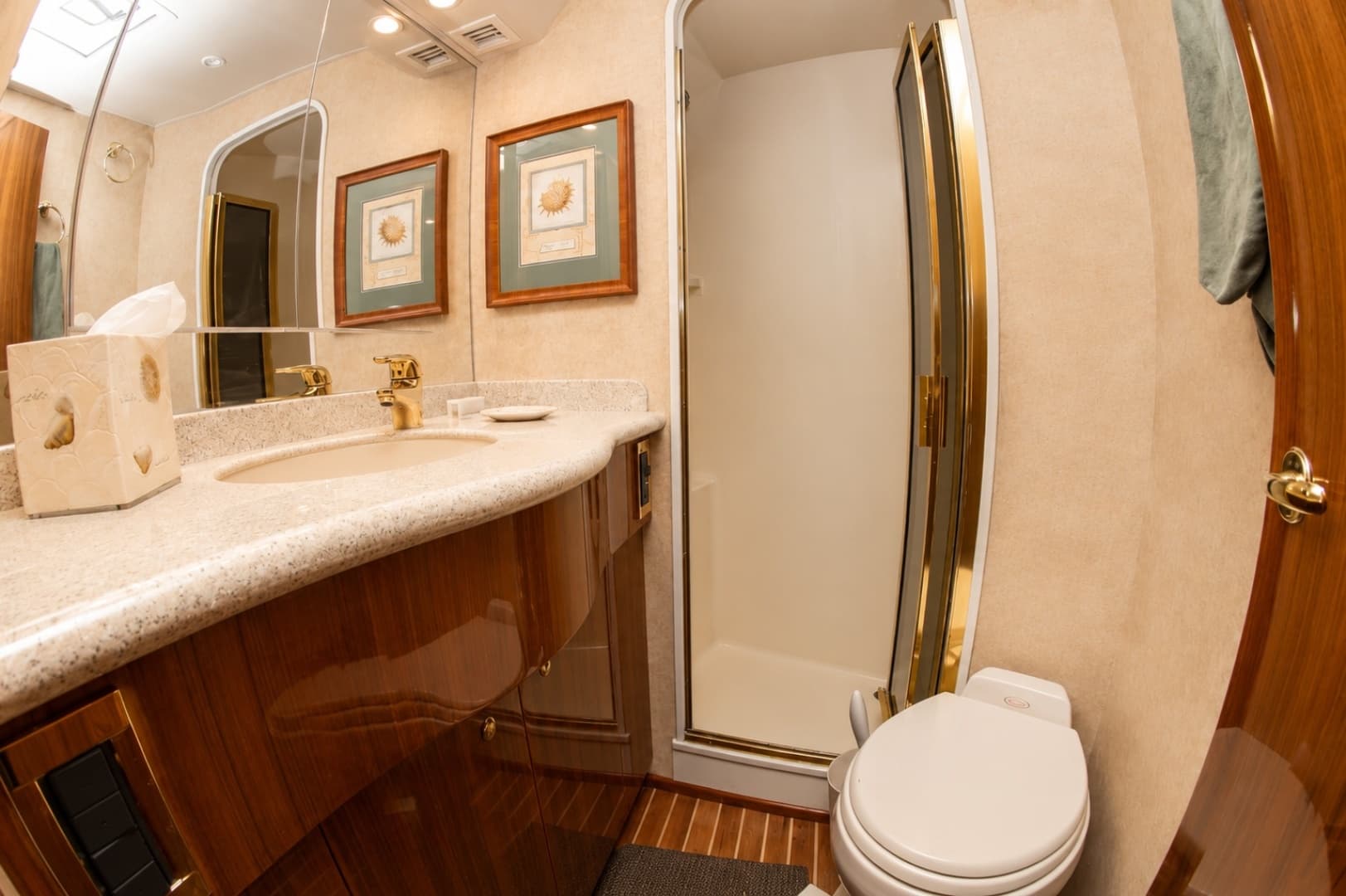 2005 Viking 45 Convertible