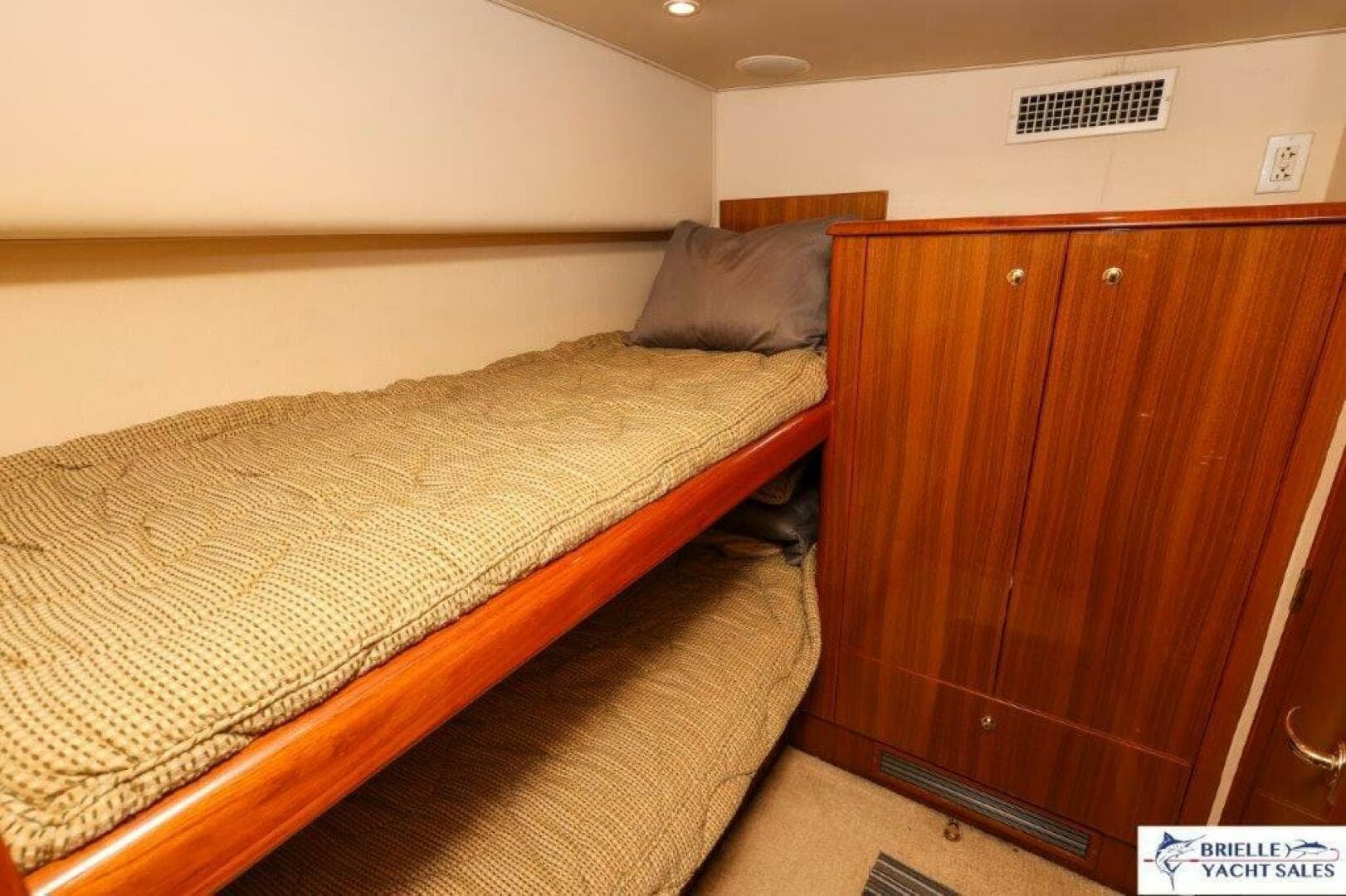 2005 Viking 45 Convertible