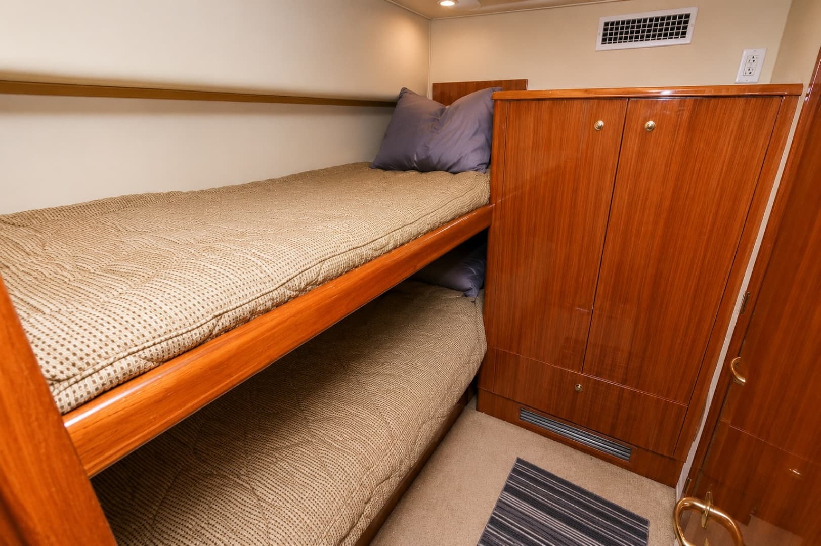 2005 Viking 45 Convertible