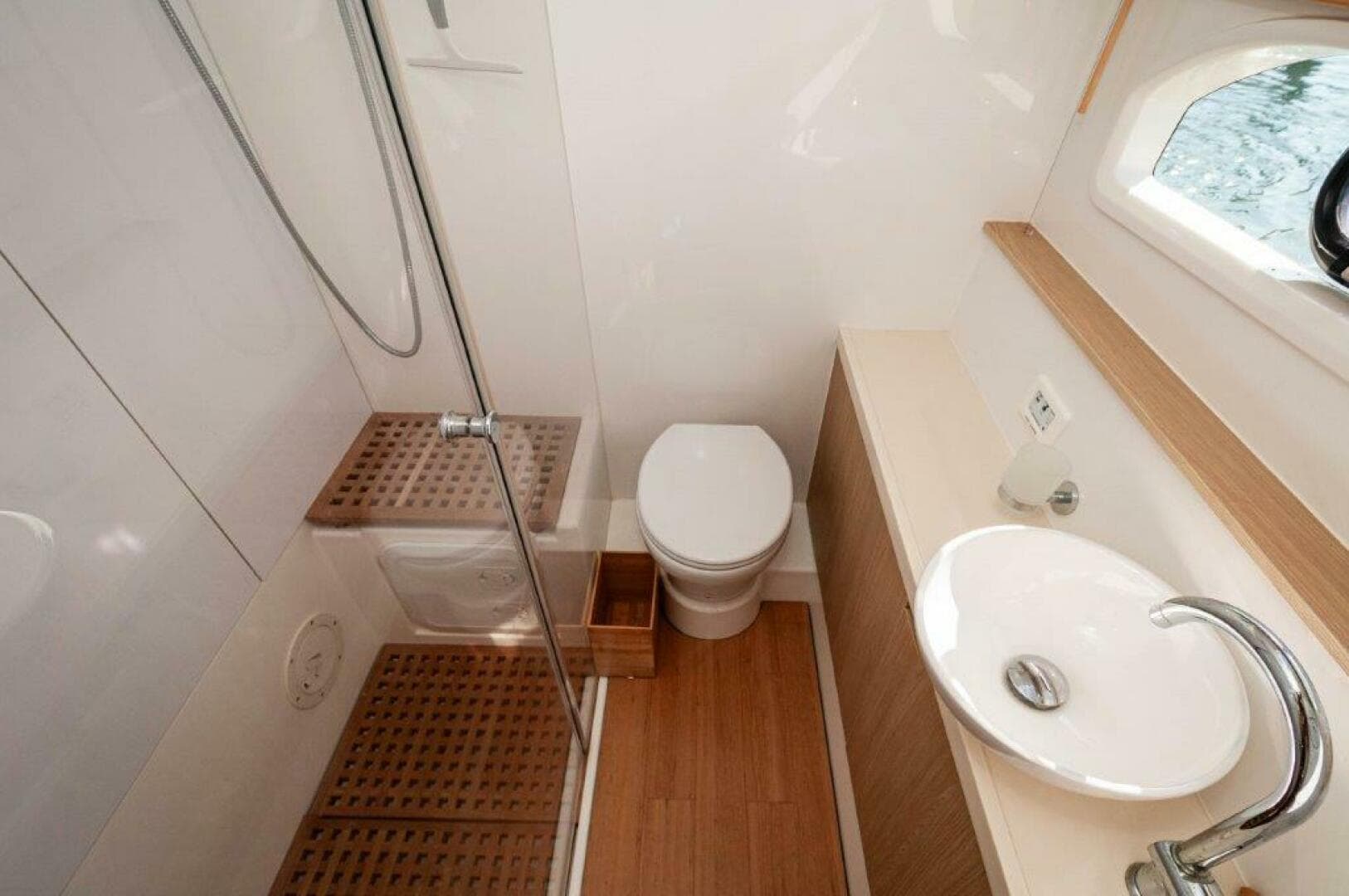 2018 Aquila 44 Catamaran- VIP (Port) Head