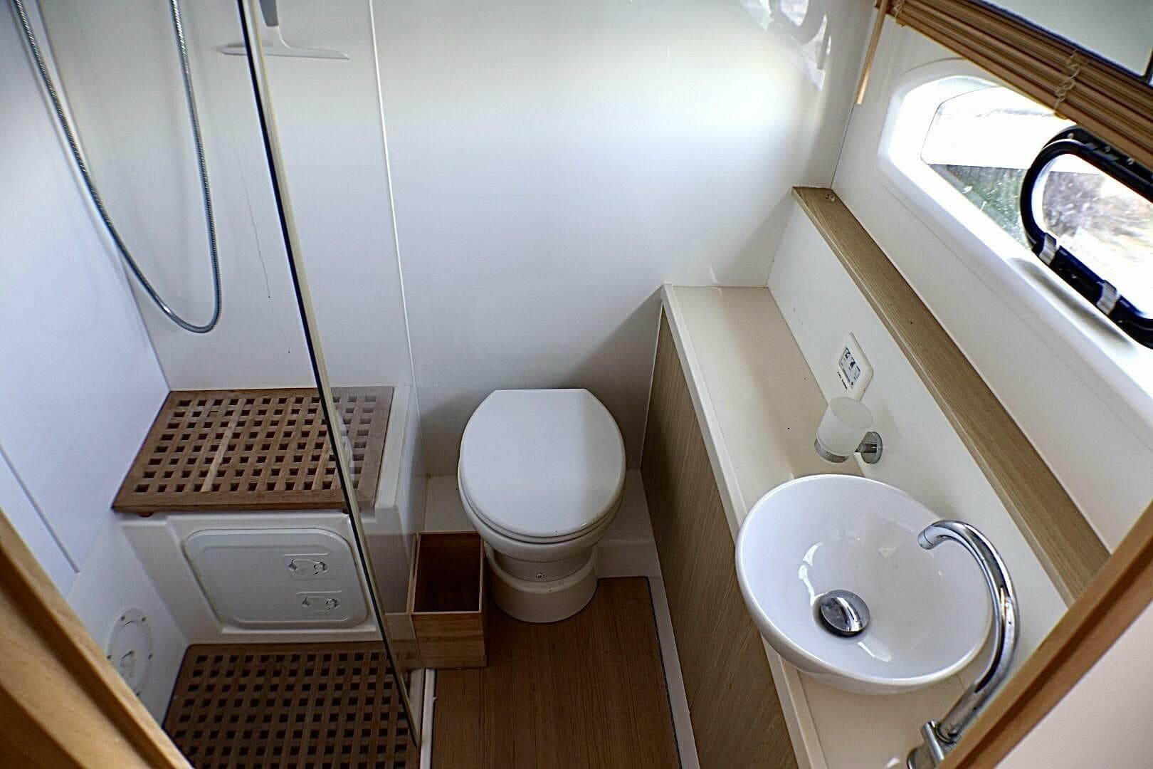 2018 Aquila 44 Catamaran- VIP (Port) Head