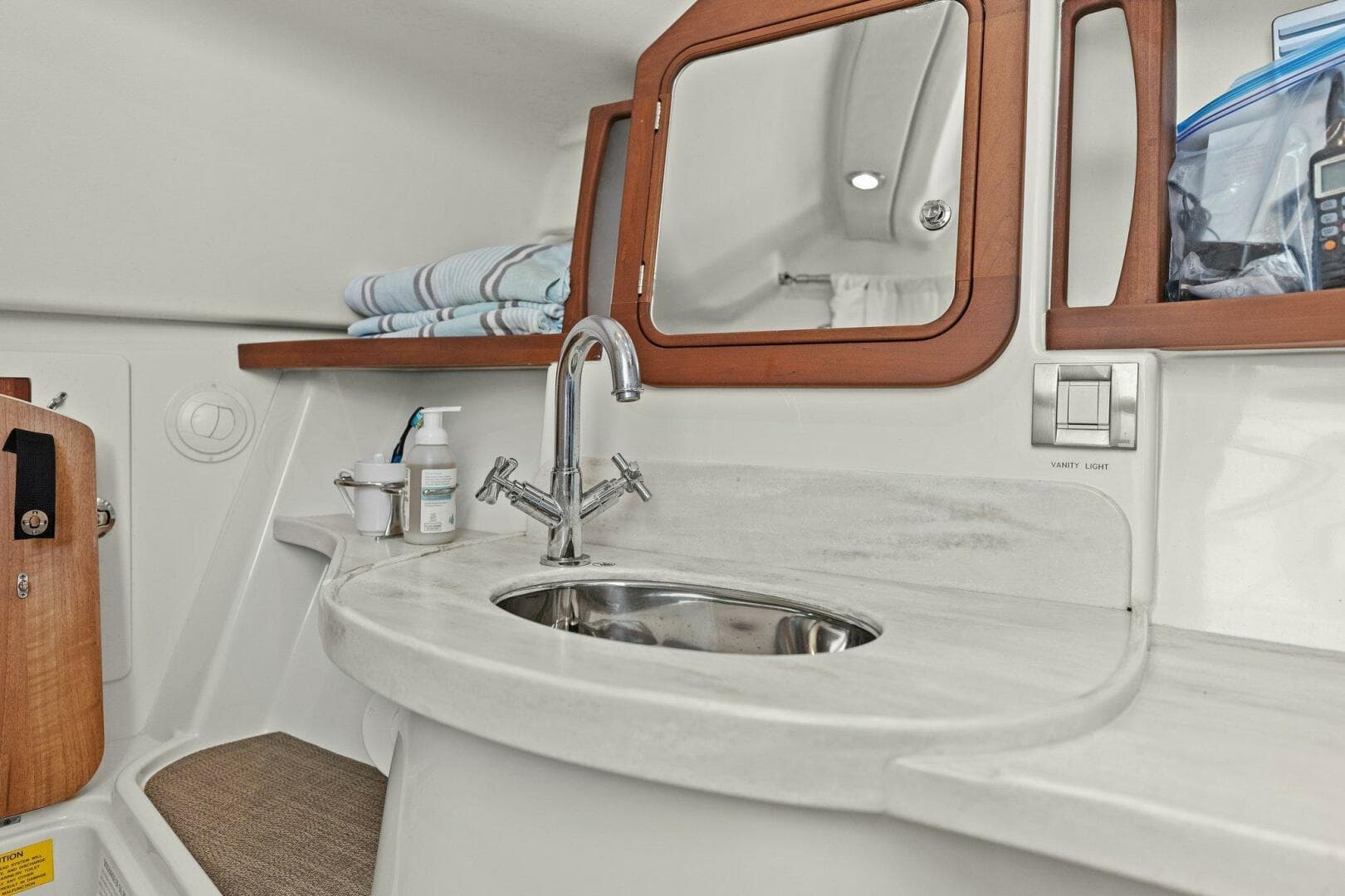 2016 375 Grady-White Freedom