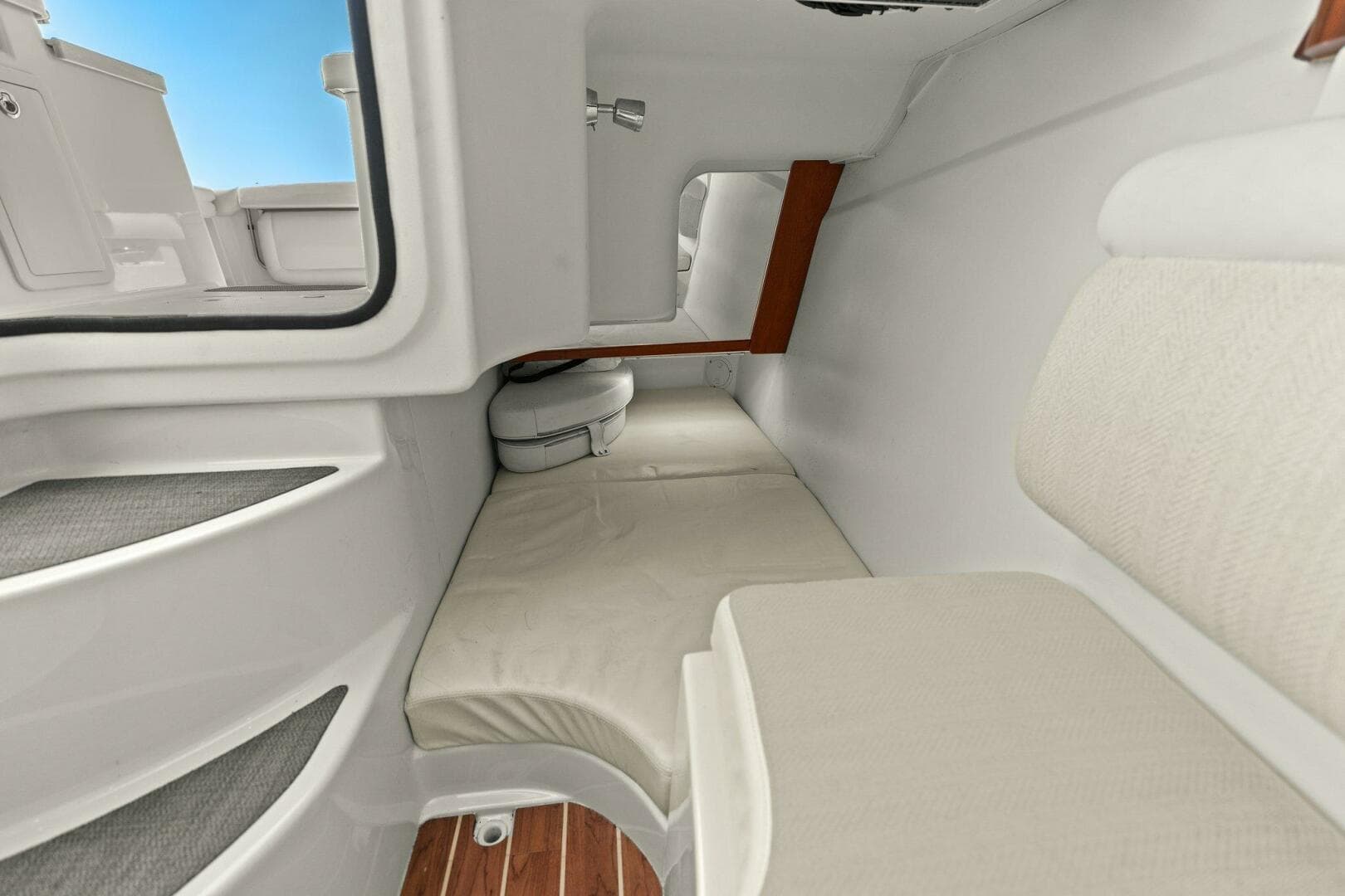 2016 375 Grady-White Freedom