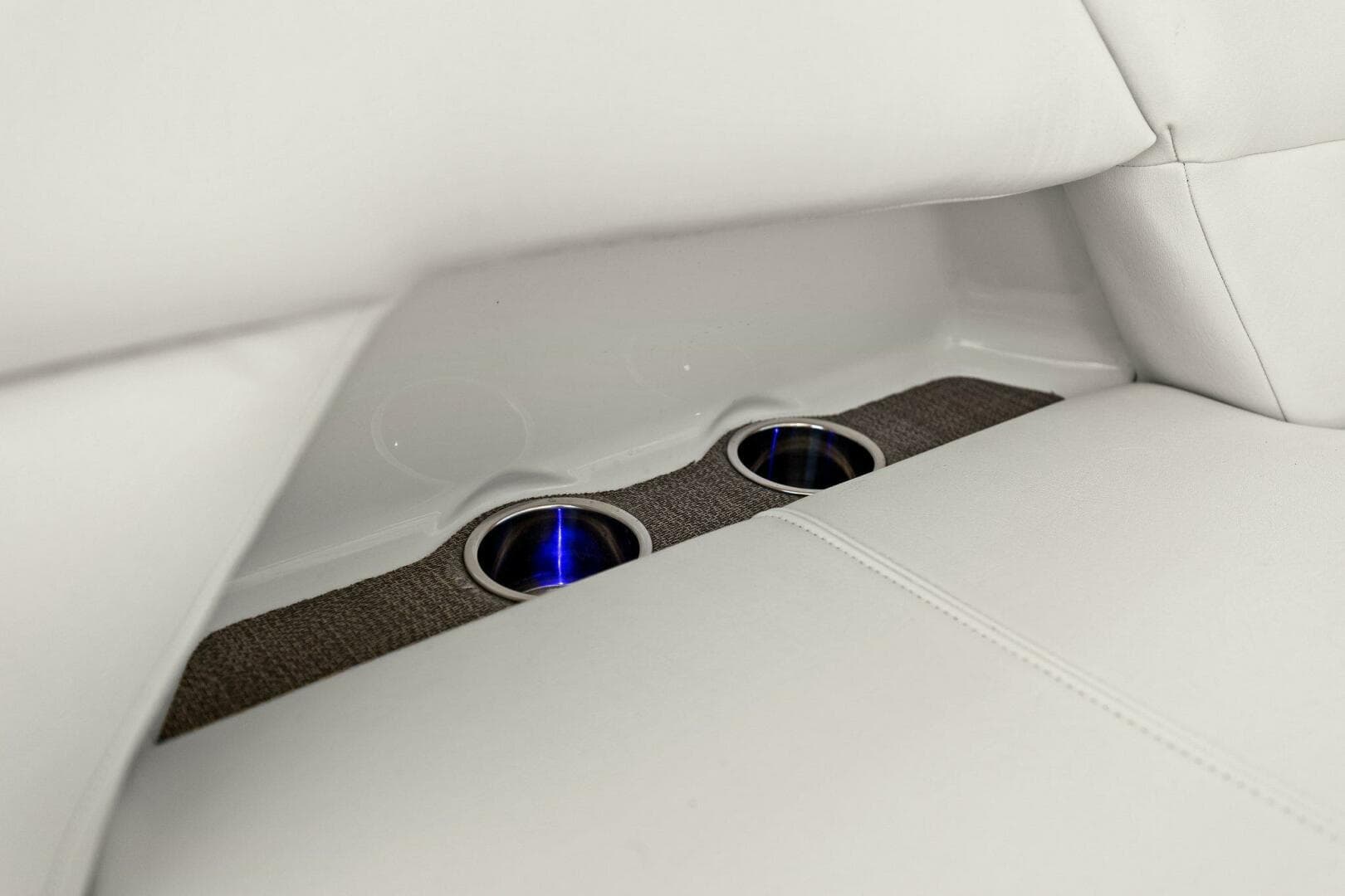 2016 375 Grady-White Freedom