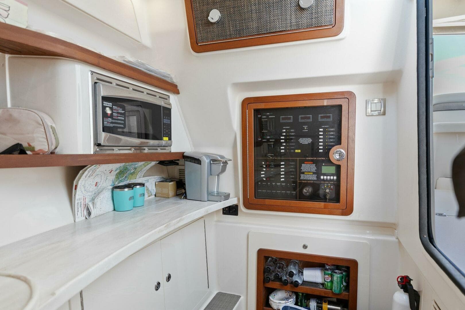 2016 375 Grady-White Freedom