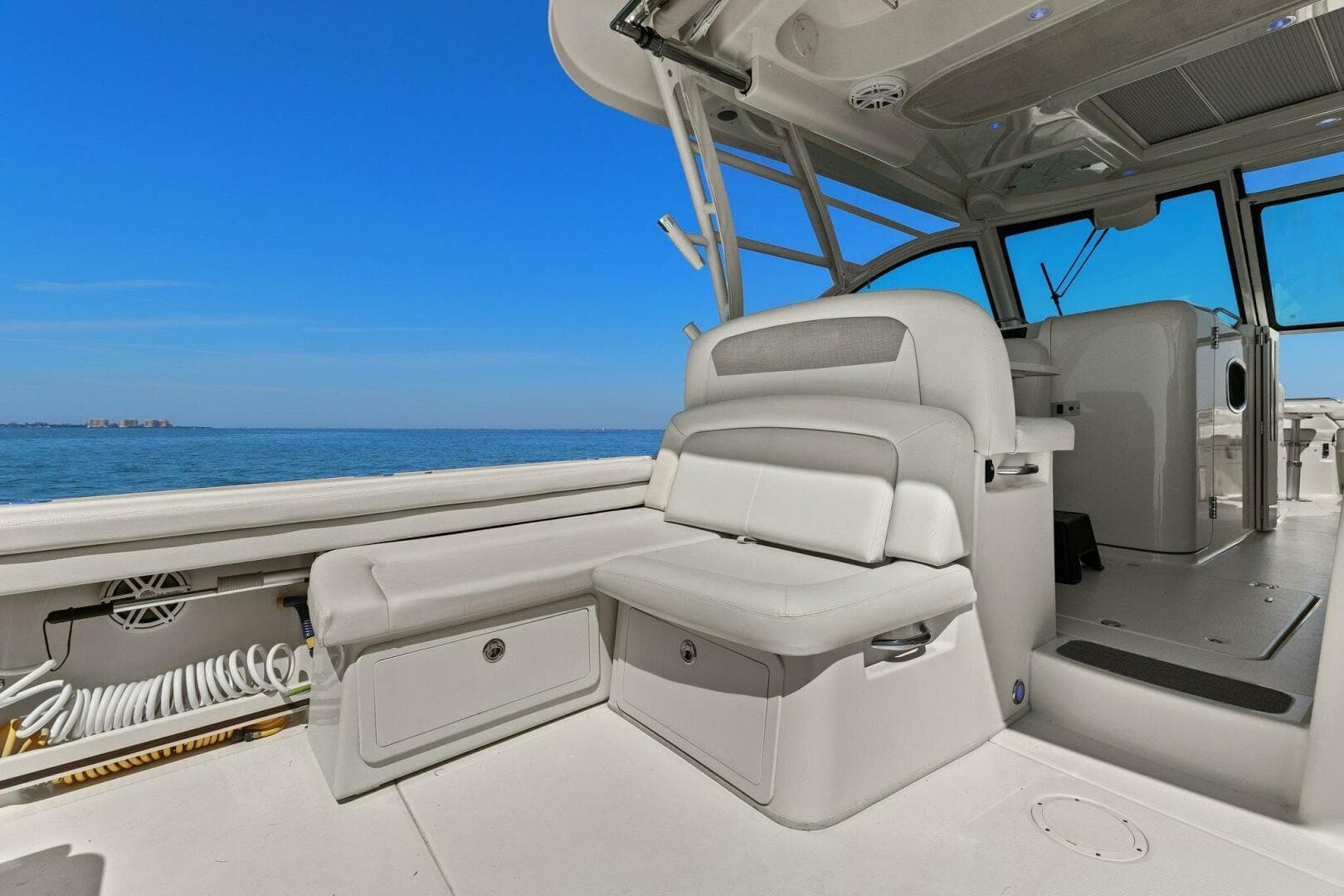 2016 375 Grady-White Freedom