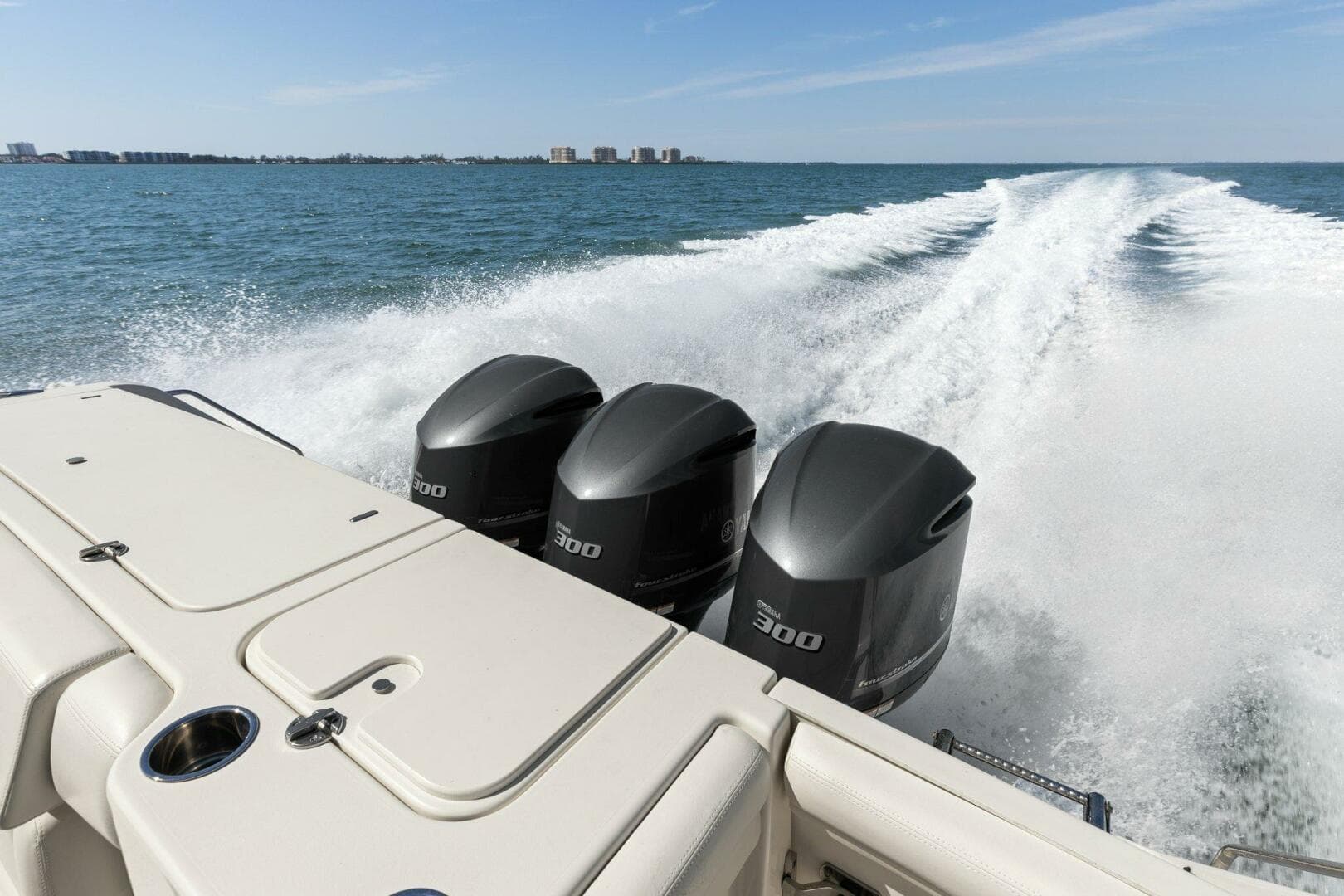 2016 375 Grady-White Freedom