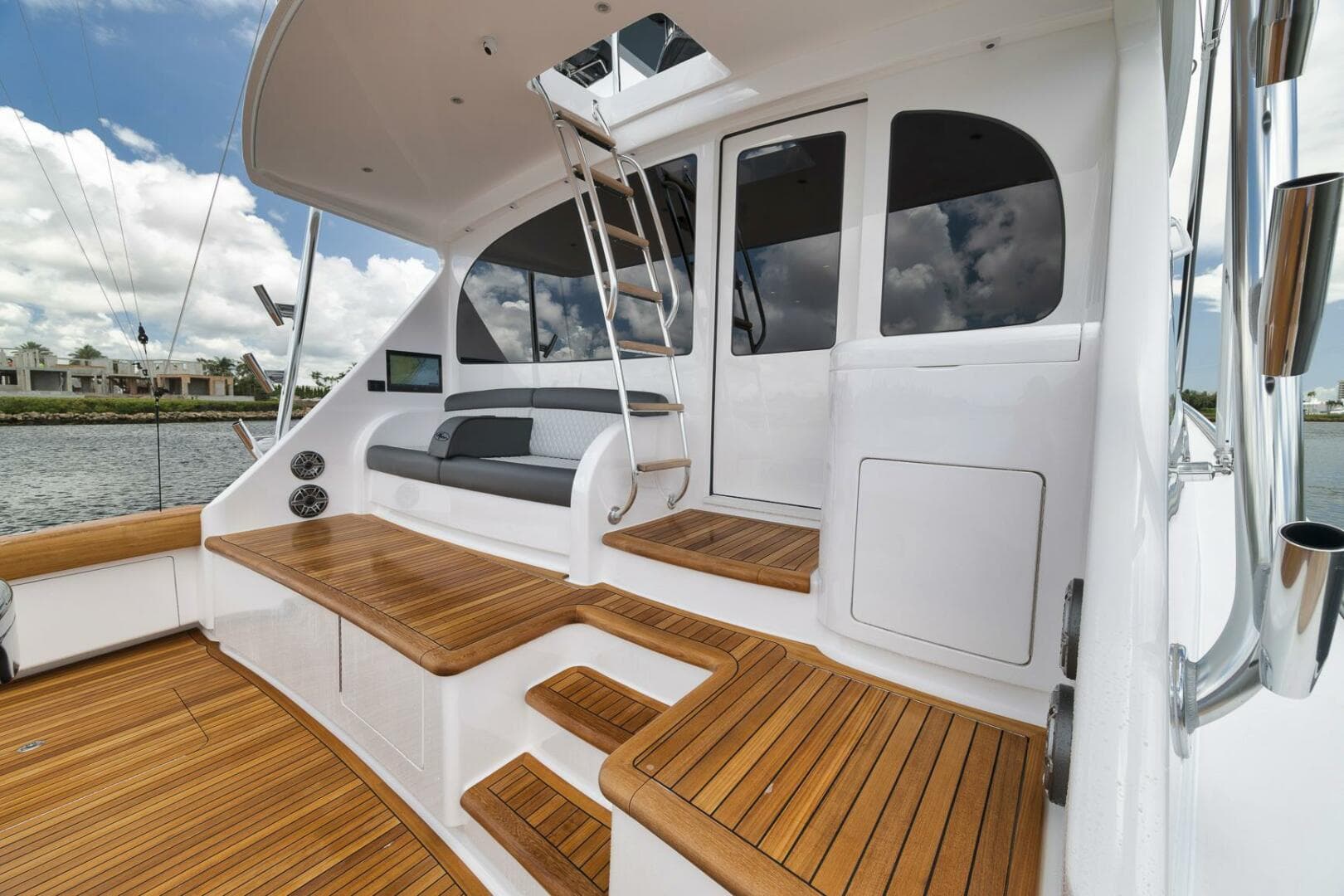 2024 Viking Convertible