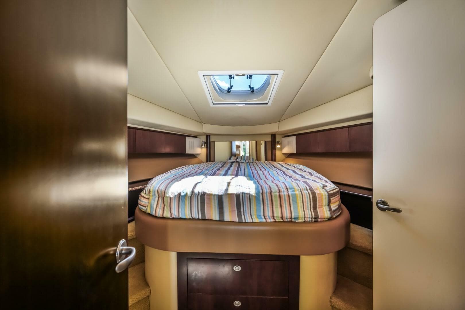 2005 Sea Ray 420 Sedan Bridge