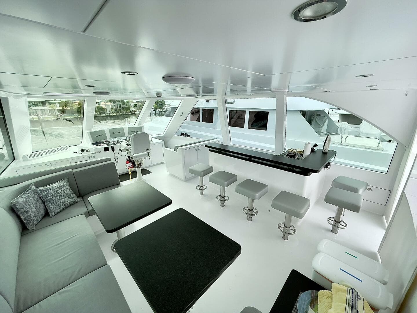 2021 Hargrave Skylounge Flush Deck